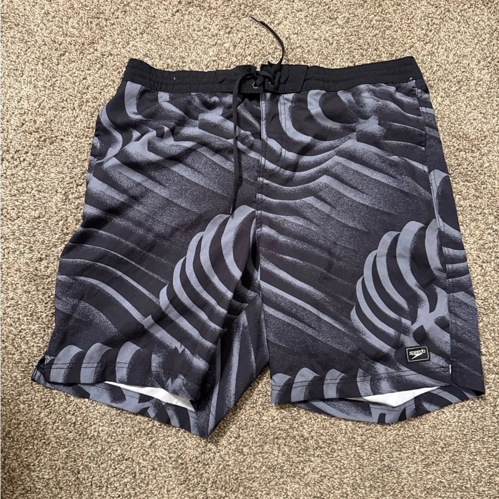Speedo Black and Gray Patterned Board Shorts